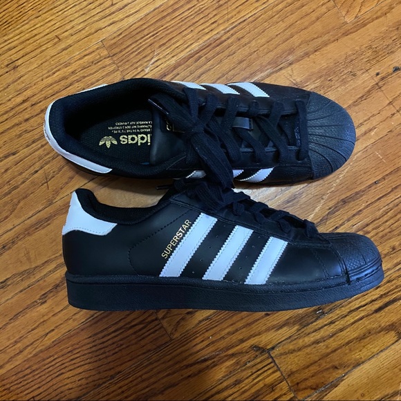 adidas superstar too big